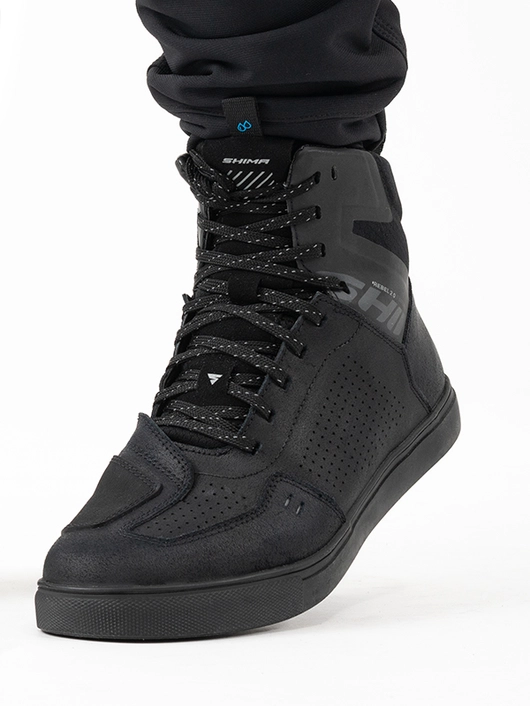 SHIMA_REBEL WP_BLACK_LADY_600x800_05